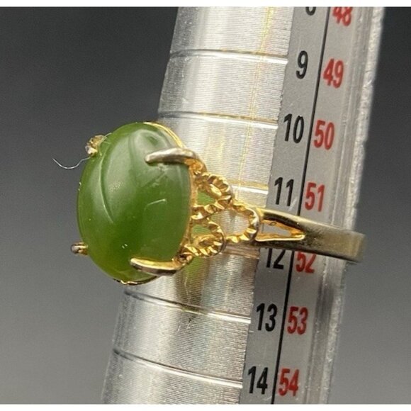 Vintage Gold Tone Ring Jadeite Green Oval Cabochon Openwork Shoulders Size 6 - Picture 5 of 10